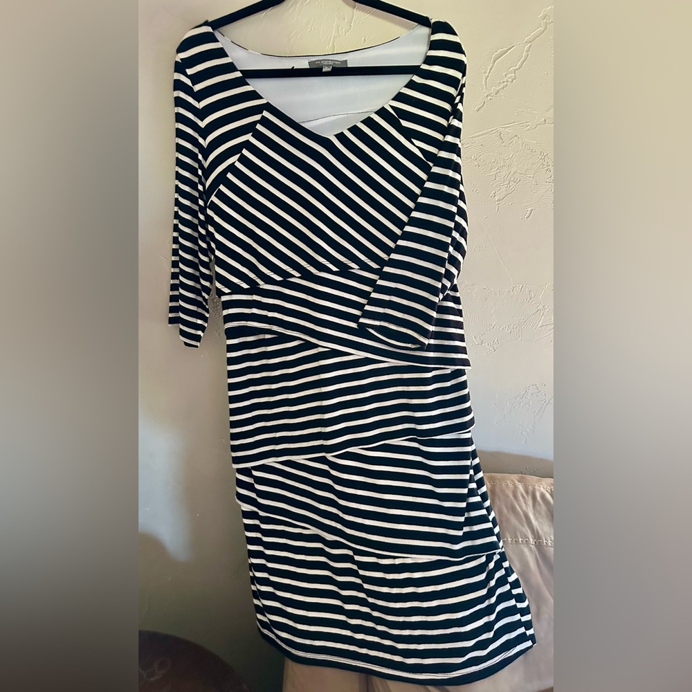 NY Collection Black and White Sheath Dress with Bandeau Fitting